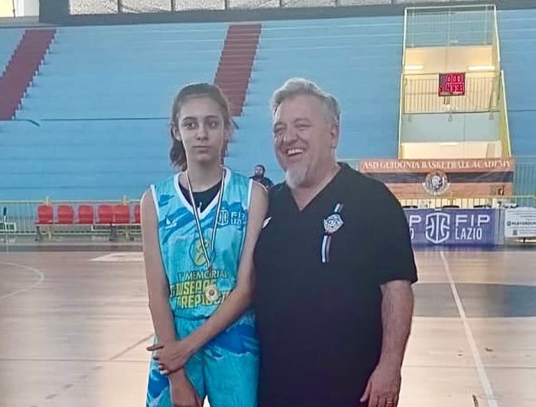 Aurora Amedei della NPC Rieti con coach Matteucci  al 1º Memorial Giuseppe Trepiccione