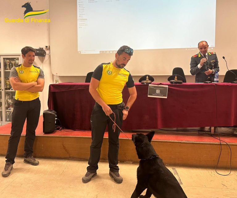 La GdF incontra gli studenti reatini. Ospite anche il Nucleo Cinofilo