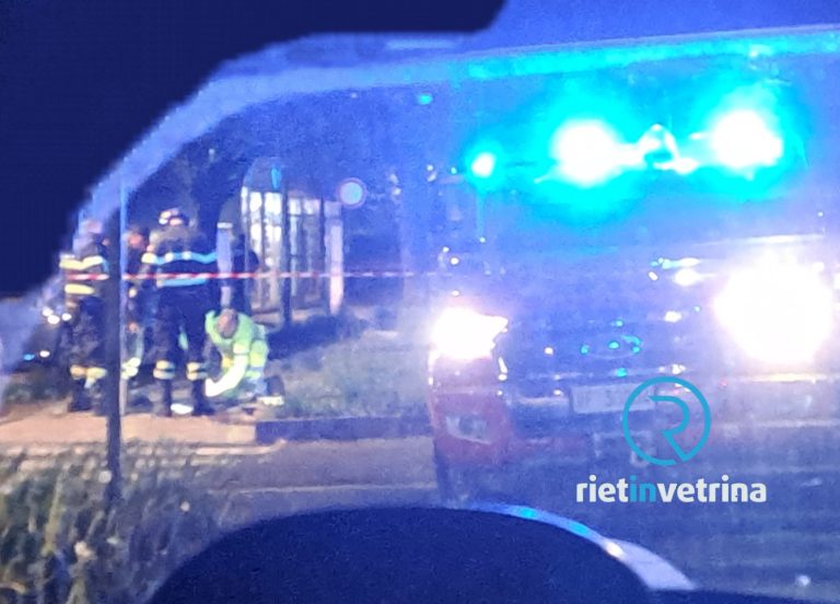 Guasto idrico, Pompieri e APS picconano marciapiede di viale Canali