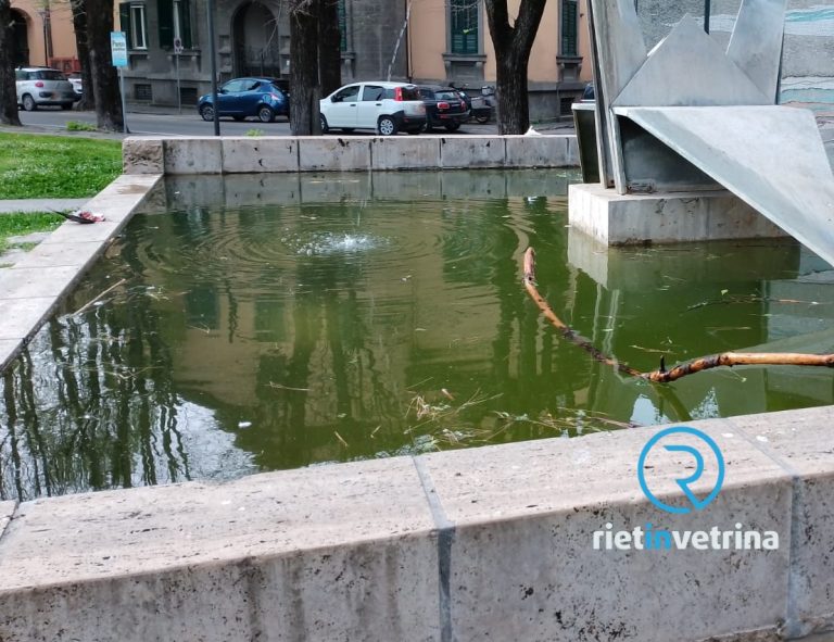 SEI TU IL REPORTER – “La Fontana di Ito è piena di sporcizia. C’è chi ci butta anche la carta”