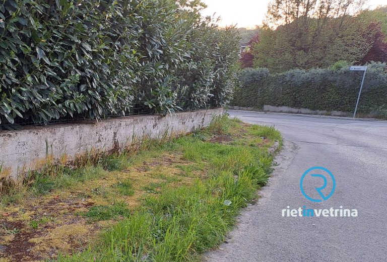 SEI TU IL REPORTER – “In via Benucci a Rieti il marciapiede non esiste più”