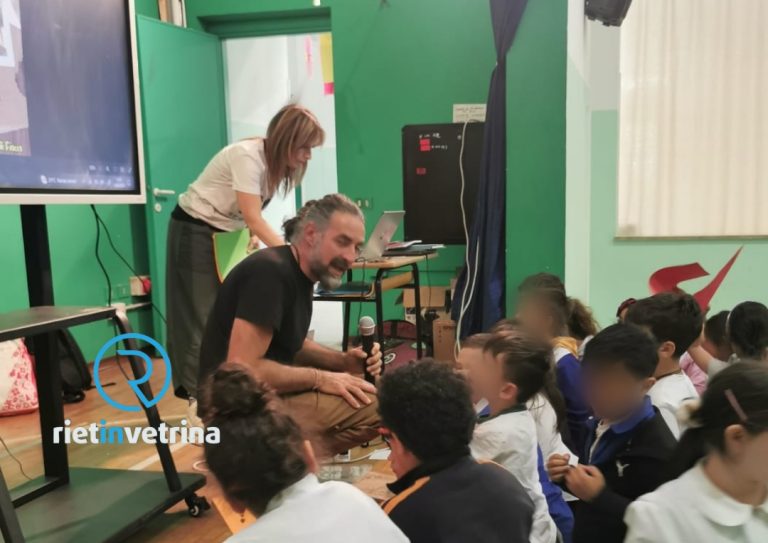 I bimbi della scuola Cirese imparano ad amare gli animali. Incontro con i volontari