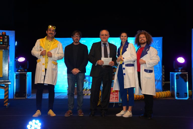 “Magicamente Plastica”, in scena a Rieti lo spettacolo di magia per scoprire le mille trasformazioni della plastica