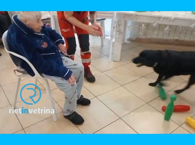 ►VIDEO – La signora Ada festeggia i 102 anni insieme alla cagnolina Aida