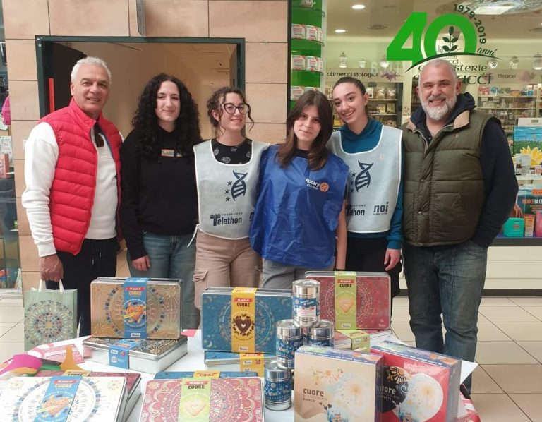 Telethon a Rieti. Al suo fianco l’Interact Club per i Biscotti della Ricerca