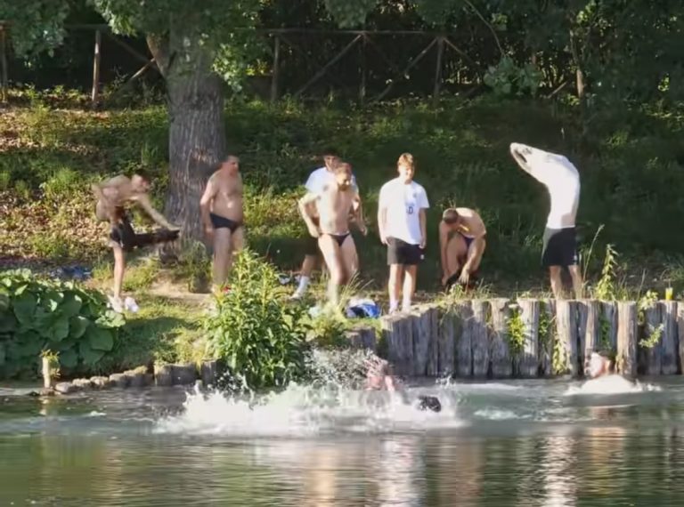 SSA Rieti, per festeggiare la Serie D non poteva mancare il tuffo nel Velino