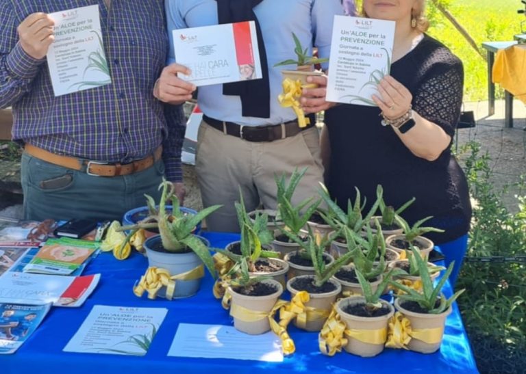 Fiera di Cantalupo, la LILT ha consegnato piante di Aloe ed informato la cittadinanza