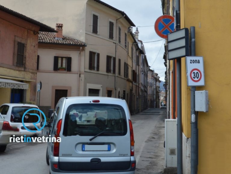 Rieti, il 24 maggio via Garibaldi chiusa al traffico per lo scarico di una gru da cantiere