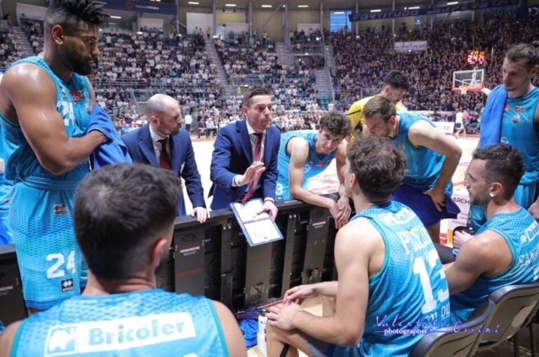 La Real Sebastiani perde anche Gara 2. Ora la Serie si sposta a Rieti