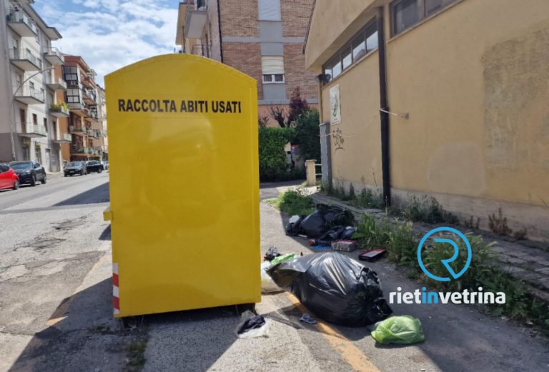 SEI TU IL REPORTER – “In via Paolessi si donano vestiti usati o rifiuti?”
