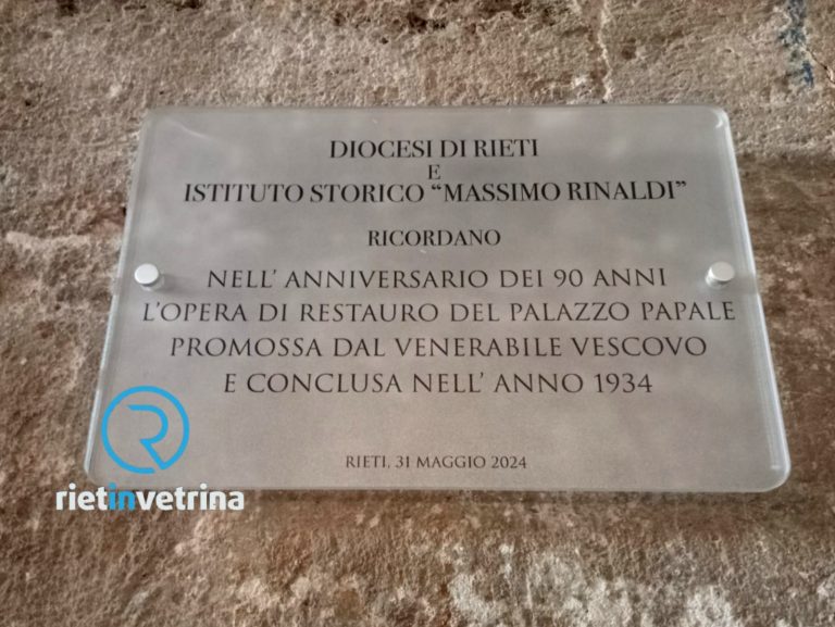►VIDEO – Svelata la targa in onore del venerabile Massimo Rinaldi sotto le volte del Palazzo Papale di Rieti