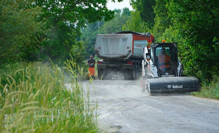 Nuovi asfalti nella Piana Reatina, si lavora per terminare via Porcara