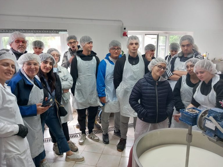 Sulle tracce della transumanza con il CAI. Protagonisti i ragazzi dell’Alberghiero di Amatrice