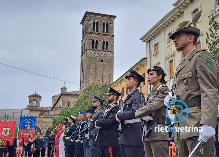 Parata per il 2 giugno, piazza Cesare Battisti – LE FOTO