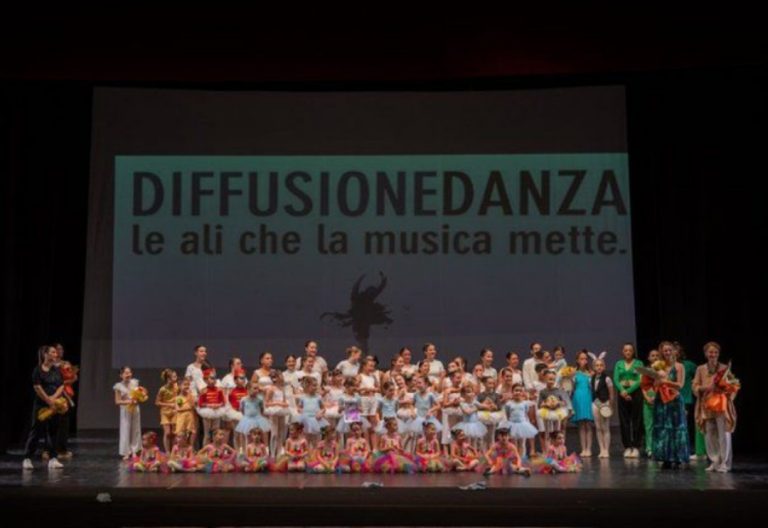 I ragazzi di Diffusione Danza concludono l’anno con uno spettacolo teatrale