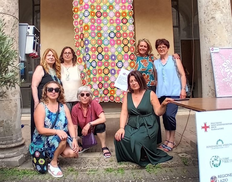 Le opere “Ri-Cucire” in mostra nel Chiostro di Sant’Agostino