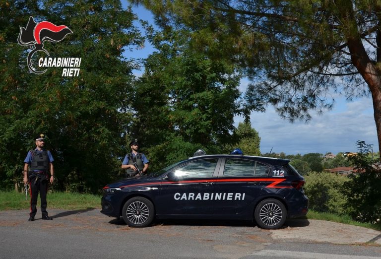 Usa il permesso per uscire dai domiciliari per ubriacarsi al bar e mettersi alla guida