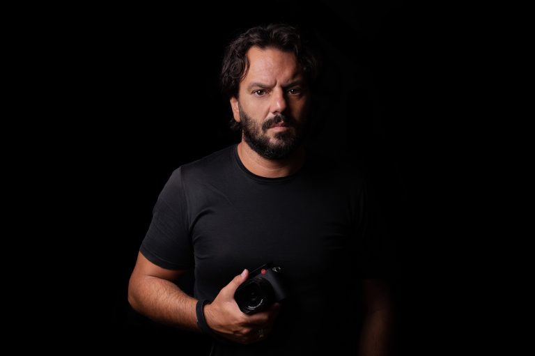 “L’Elemento Umano”, il fotoreporter Stefano Schirato chiude il primo anno di attività dell’Associazione Fotografica Utopia  