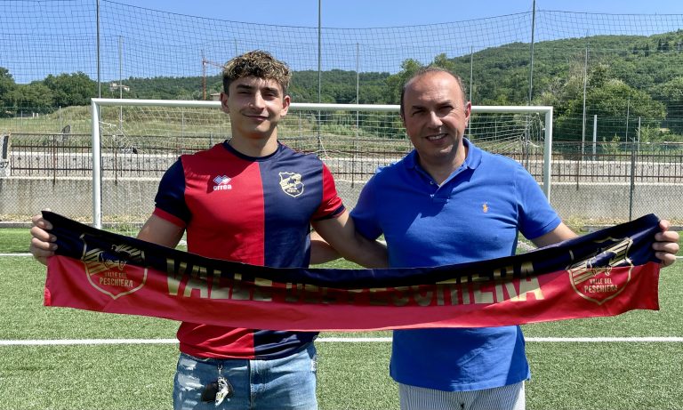 Cristiano Santarelli firma per il Valle del Peschiera