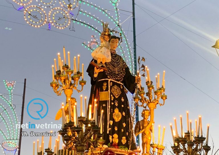 ►VIDEO – Processione dei Ceri 2024, l’uscita di sant’Antonio