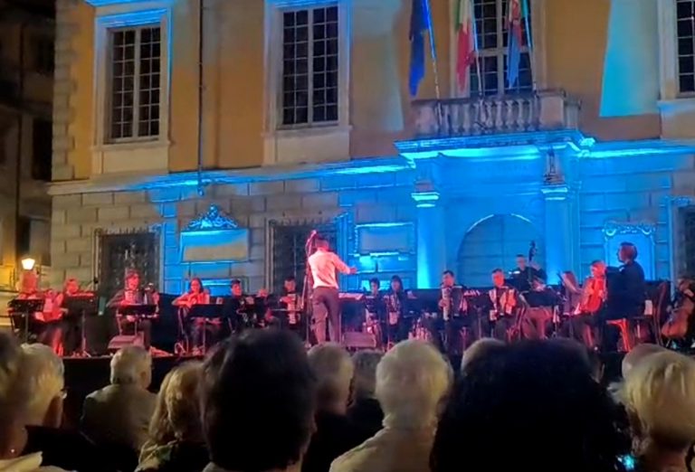 A Sarzana pubblico in delirio per la Fuccelli Fisarmony Orchestra composta da 22 reatini