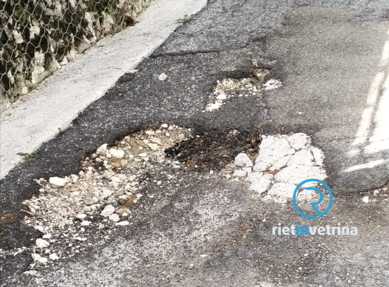 SEI TU IL REPORTER – “Chi interviene per asfaltare via dei Villini al Terminillo?”