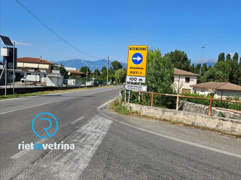 SEI TU IL REPORTER – “All’incrocio via Pistignano-Tancia visibilità azzerata dai cartelli del cantiere”