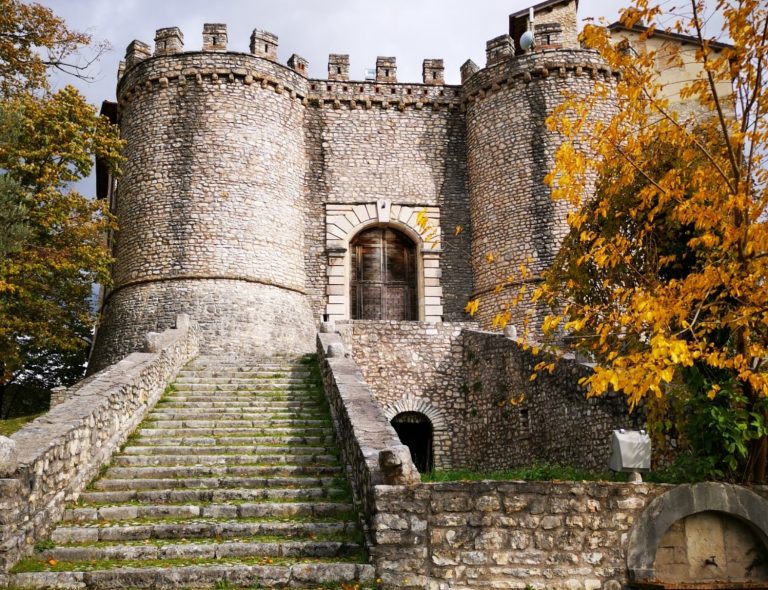Castello Orsini di Montenero Sabino, in vigore il nuovo orario estivo