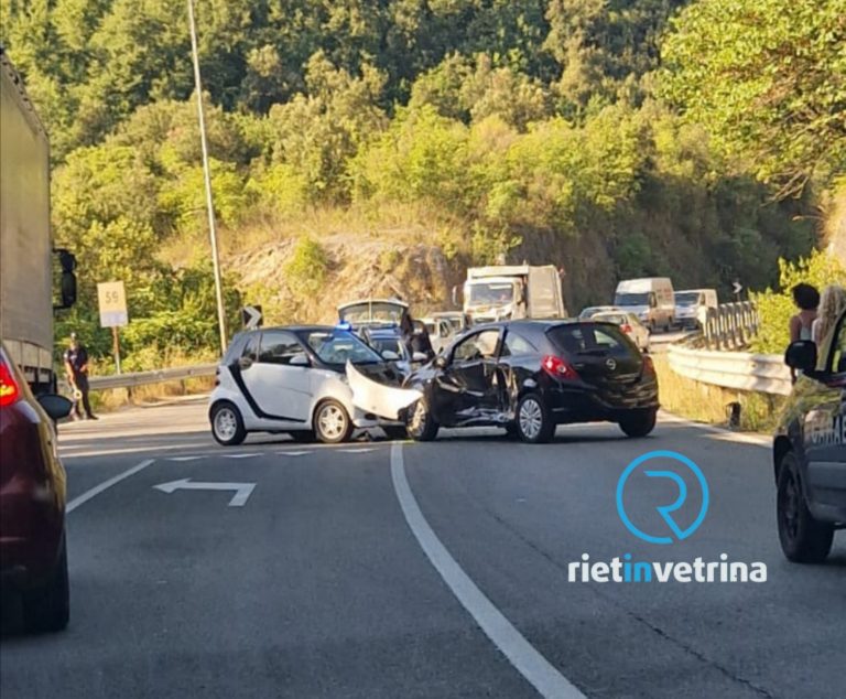 Frontale sulla Salaria per Roma bivio per Poggio San Lorenzo
