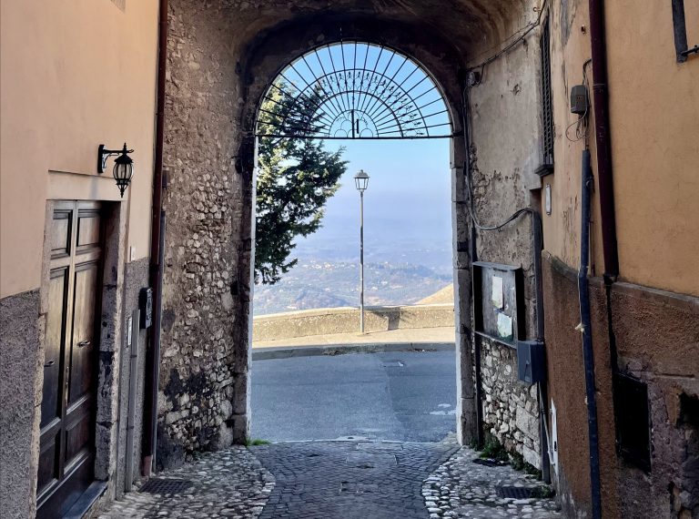 A luglio puoi vivere Fara in Sabina a 360°