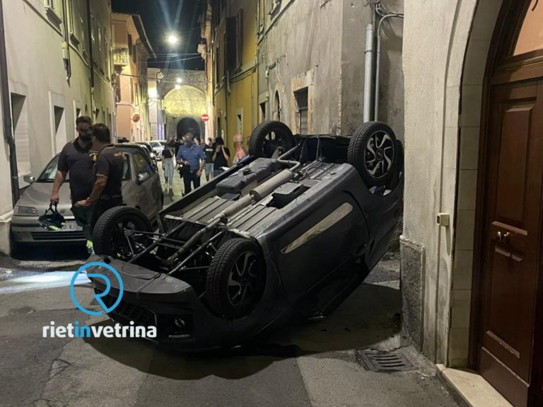 Minicar si ribalta a Porta Conca