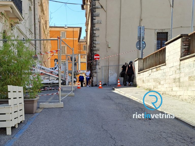 Via Pescheria momentaneamente chiusa per lavori