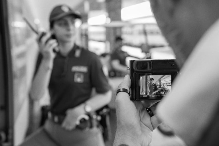 È acquistabile il Calendario della Polizia con le foto di Eolo Perfido. Il ricavato andrà all’UNICEF