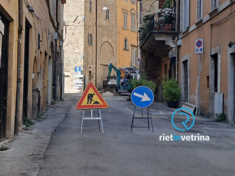 Via Garibaldi chiusa per lavori. Deviazione in via Tancredi