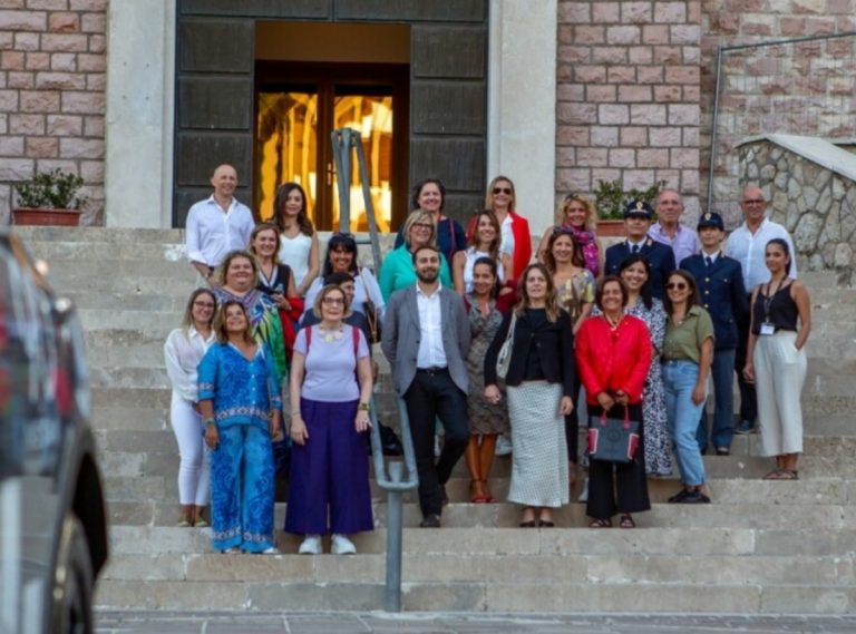 Un successo la prima edizione del Raduno Verde Rosso contro la violenza sulle donne