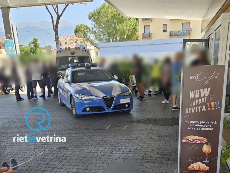 Rieti, donna affetta da Alzheimer aggredisce il marito in una stazione di servizio. Sul posto il 118