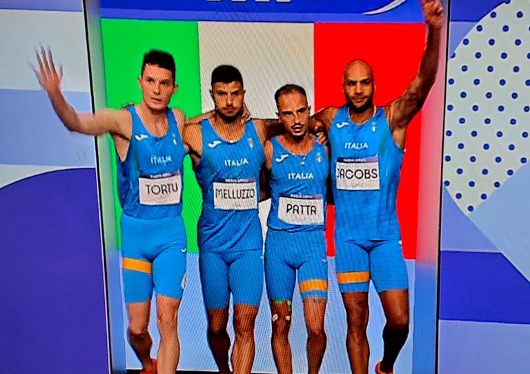 Staffetta 4×100 di Parigi, l’Italia di Jacobs è 4a. Vince De Grasse. Presente anche Sani-Brown