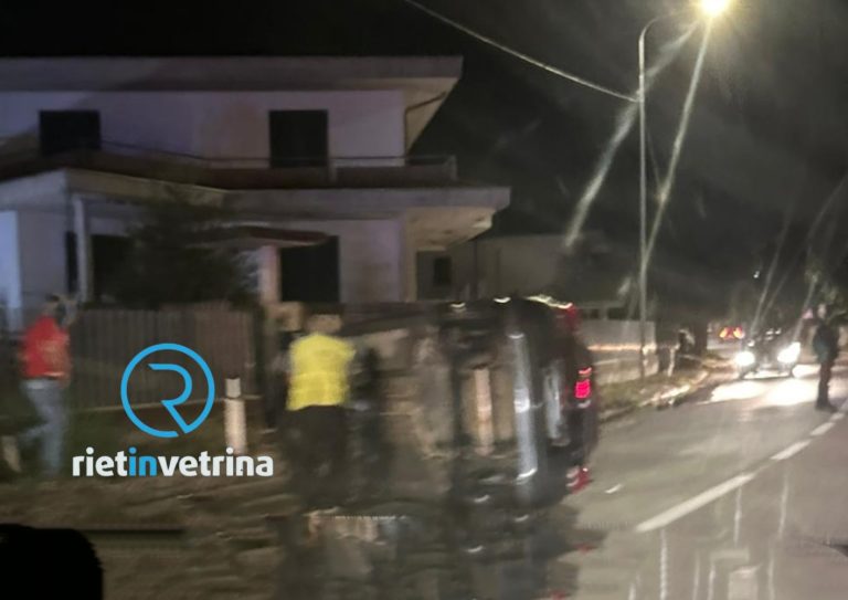 Auto si ribalta a Casette. Il 118 sul posto