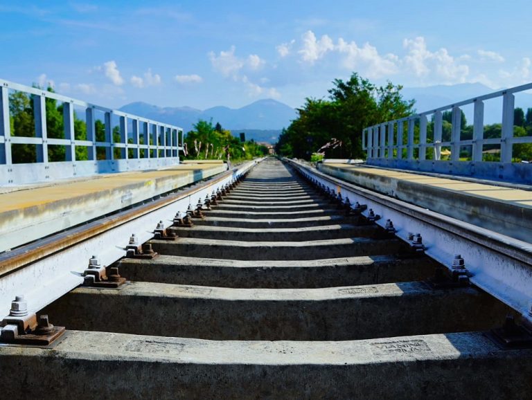 Svolto a Rieti l’incontro che ha messo a confronto il mondo produttivo e tecnico delle reti viarie, ferroviarie e aeroportuali del Reatino