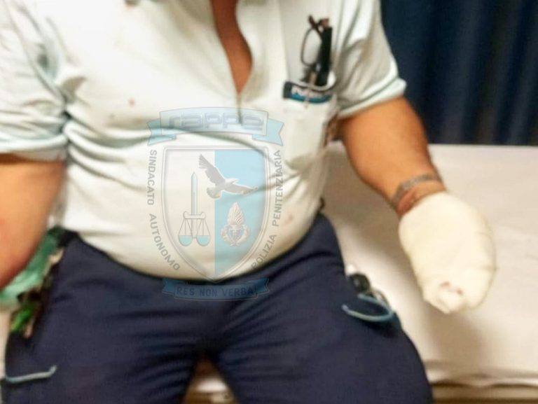 Detenuto ferisce con una lametta poliziotto, SAPPE: “A Rieti un’altra giornata di violenza in carcere”