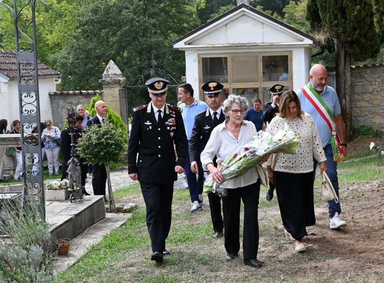 Amatrice, i carabinieri commemorano il vice brigadiere Gerardo Catena, medaglia d’oro al valore civile
