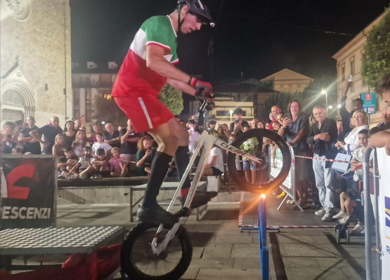 Grande successo per Diego Crescenzi a piazza Mazzini