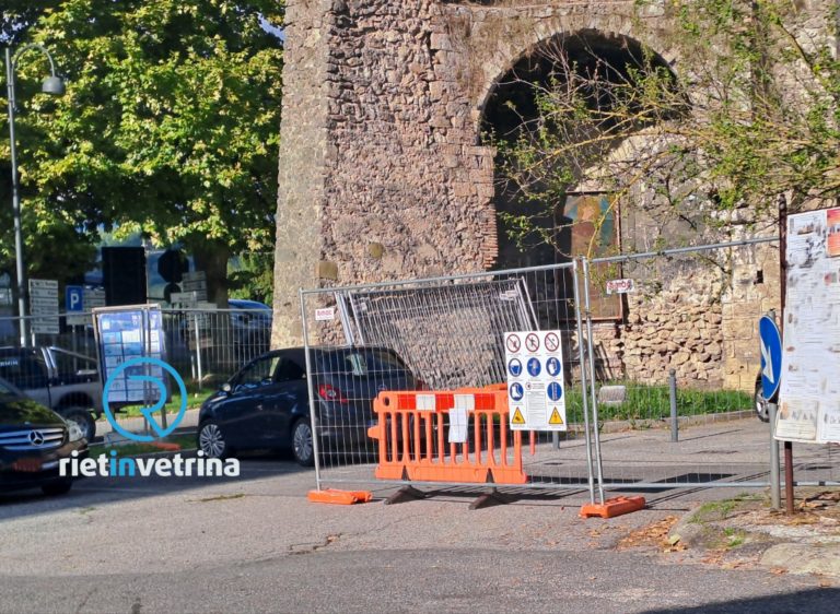 PNRR – PINQUA, a Porta d’Arce per adesso interdetti solo 10 posti auto. Si può usare l’area fuori le mura