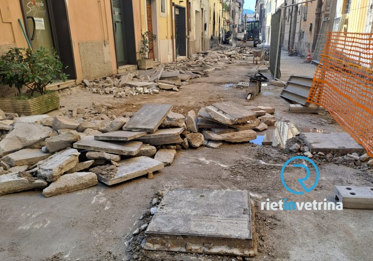 PINQUA Rieti, eliminata la vecchia pavimentazione in via Terenzio Varrone