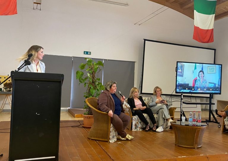 Prosegue il Training Camp di ANCI Lazio a Ventotene. Panel “Donne protagoniste del cambiamento” con Sara Principessa