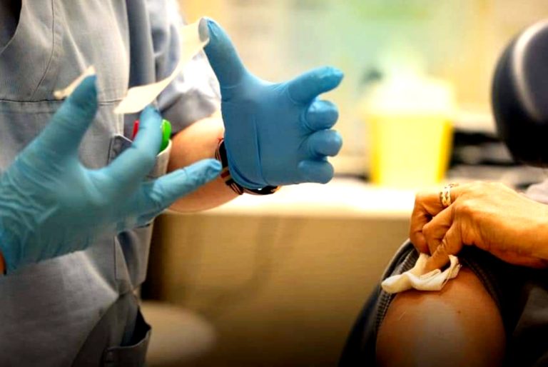 Vaccini, presidente Rocca: “Invito le categorie più a rischio ad immunizzarsi”