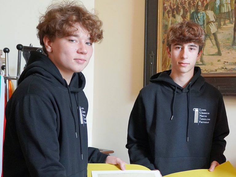 Niccolò e Leonardo del Liceo Varrone in partenza per Nordhorn. A marzo ospiteranno i colleghi tedeschi a Rieti