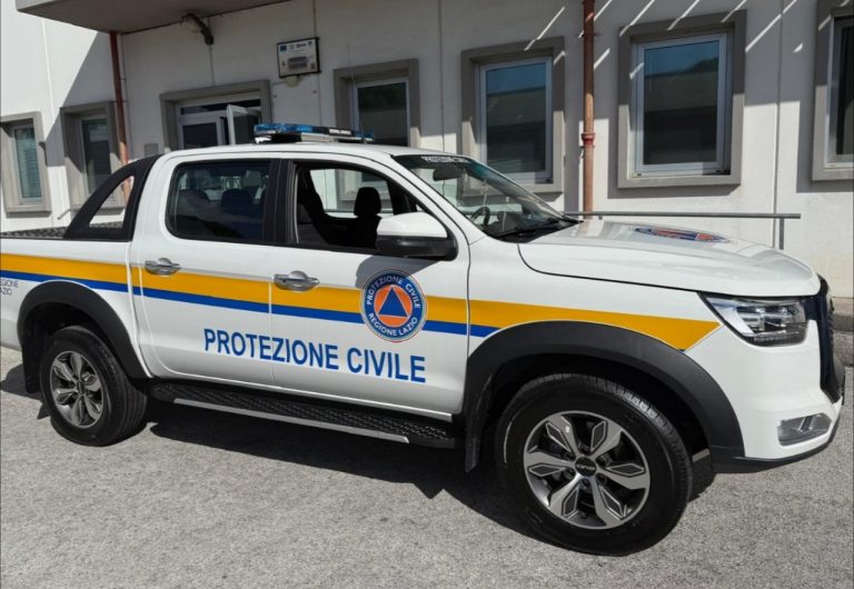 Un nuovo mezzo polifunzionale al Gruppo Comunale di Protezione Civile, Ermini: “Grazie alla Regione Lazio”