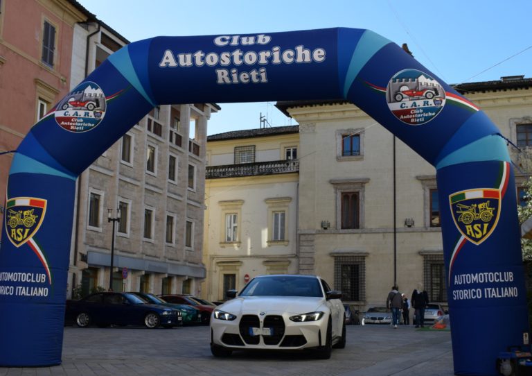 Trentacinque BMW si sono ritrovate nel centro storico di Rieti per l’evento targato C.A.R.