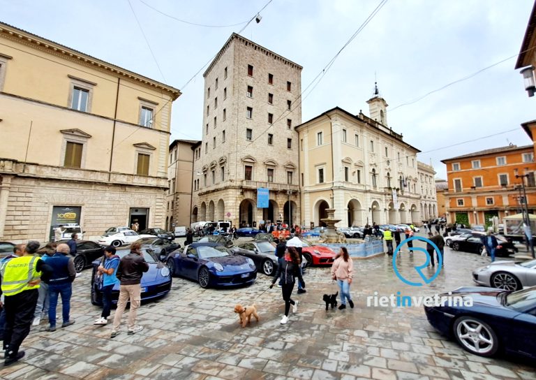 1° Raduno Porsche Carrera in piazza Vittorio Emanuele II a Rieti – LE FOTO